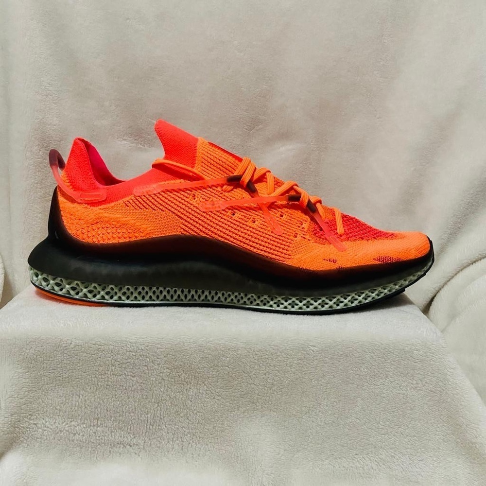 Adidas yeezy style shoes Sneakers 
Fly knit material